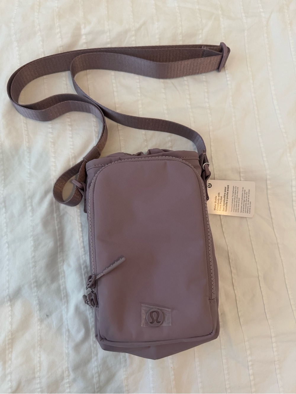 Lululemon water bottle crossbody with front pocket